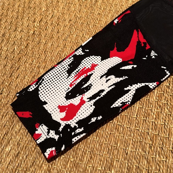 NEW CALVIN KLEIN PERFORMANCE 7/8 LEGGINGS ABSTRACT PRINT MESH LEG INSERTS SIZE M - Picture 5 of 10